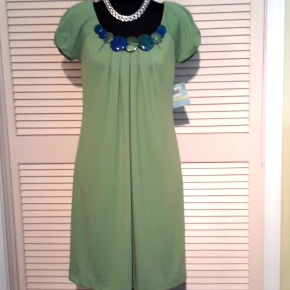 Beautiful Suzi Chin for Maggie Boutique NWT Kelly Green Dress